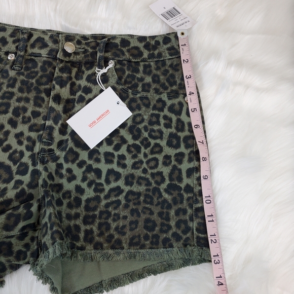 Good American Sz 8 Olive Cut Off Leopard Shorts - Picture 11 of 12